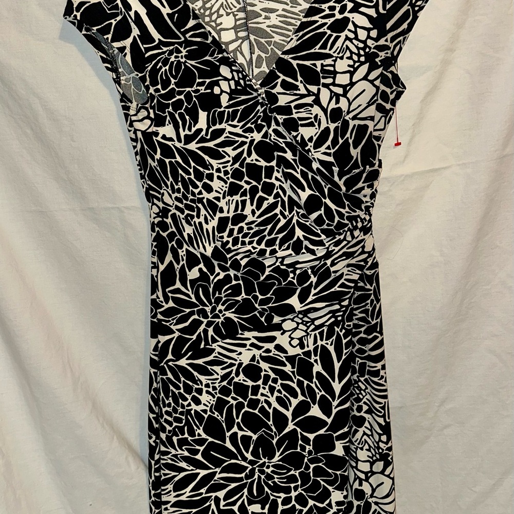 Evan Picone Black and White Sheath Dress with Flutter Cap Sleeves